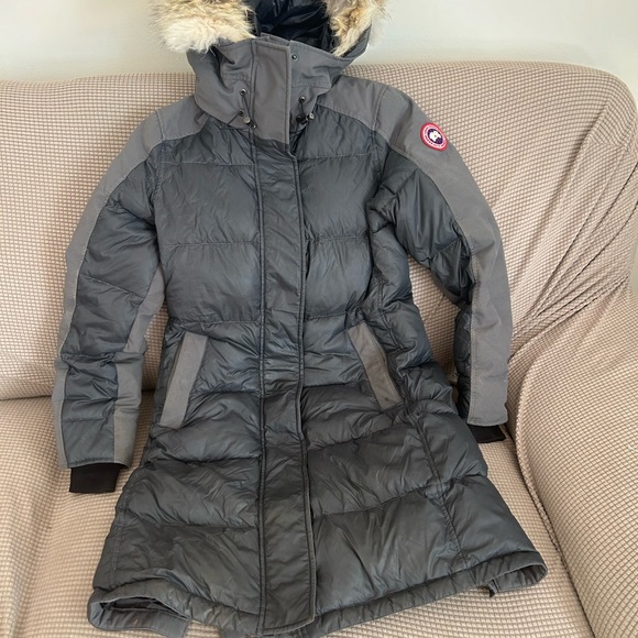 Rowley Canada goose parka size small grey in color - Picture 3 of 3